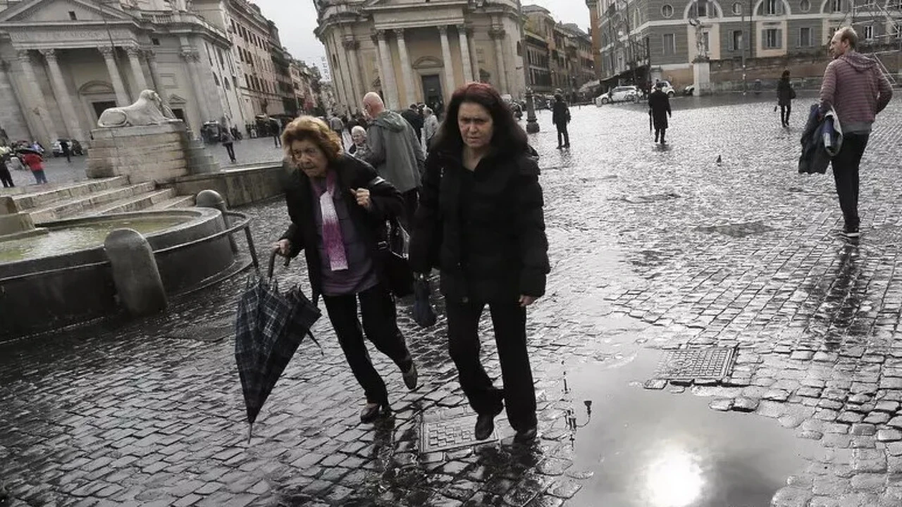 طقس عاصف يضرب شمال البلاد وأمطار غزيرة تتحرك نحو المناطق الجنوبية